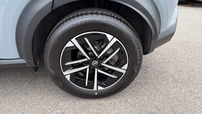 Nissan Juke 1.0 DiG-T N-Connecta 5dr Petrol Hatchback